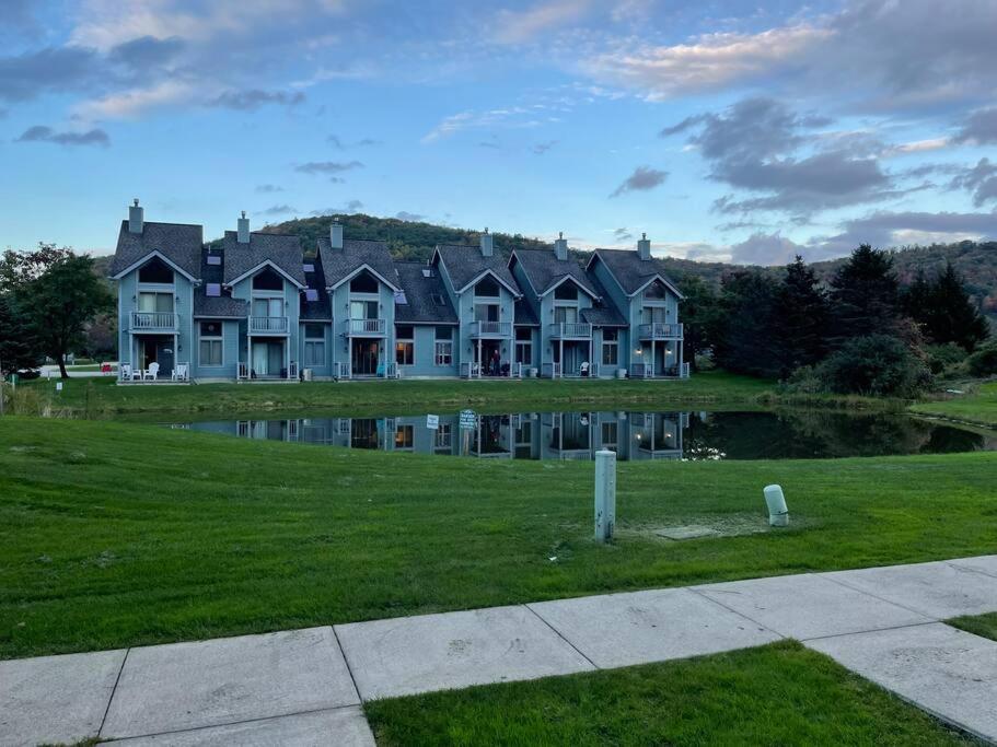 Skiing, Hiking, Village Of Eville Mtn Escape Ellicottville Exterior foto